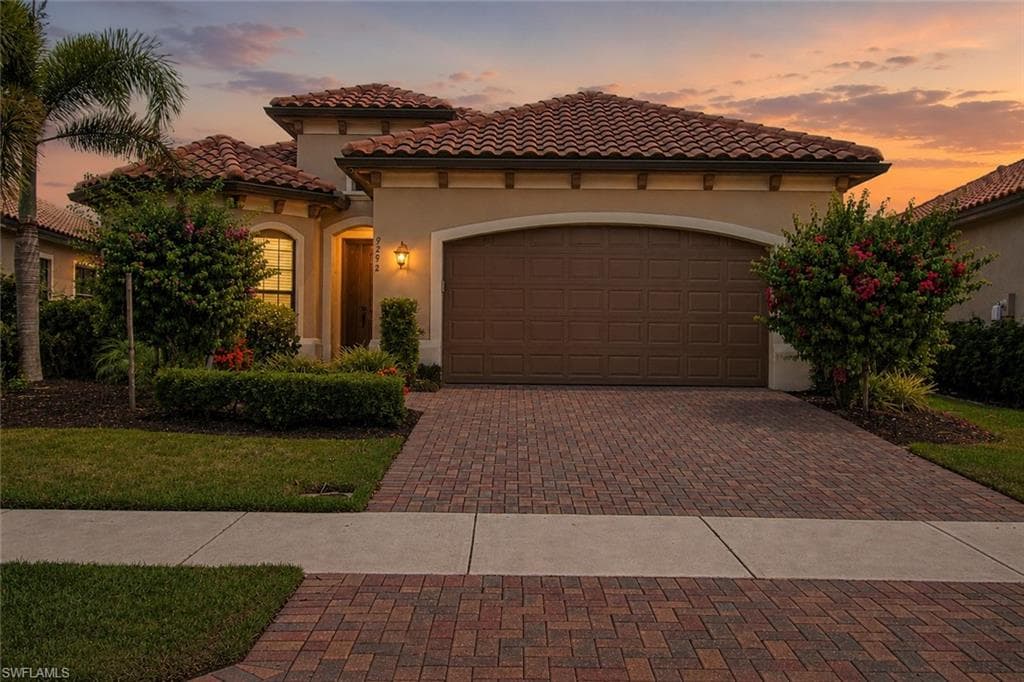 9292 Isla Bella CIR-40
