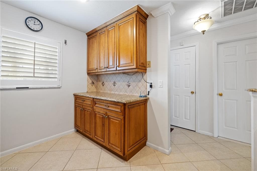 7008 Foxfire DR-9
