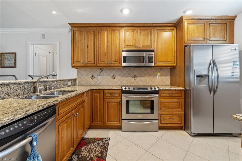 7008 Foxfire DR-4