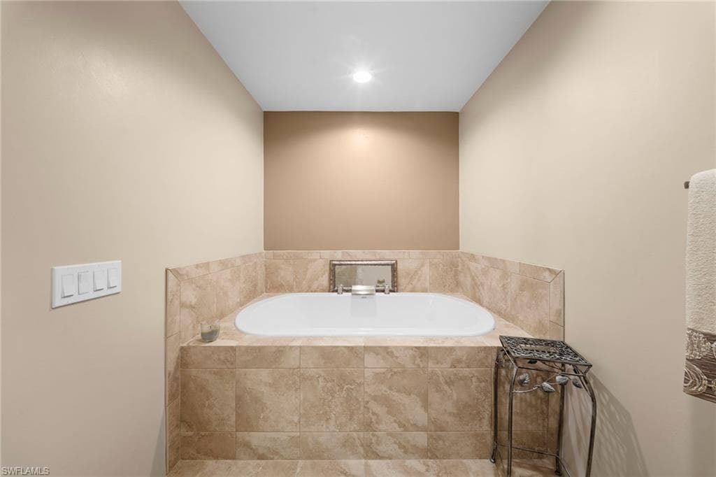 770 Waterford DR 202-21