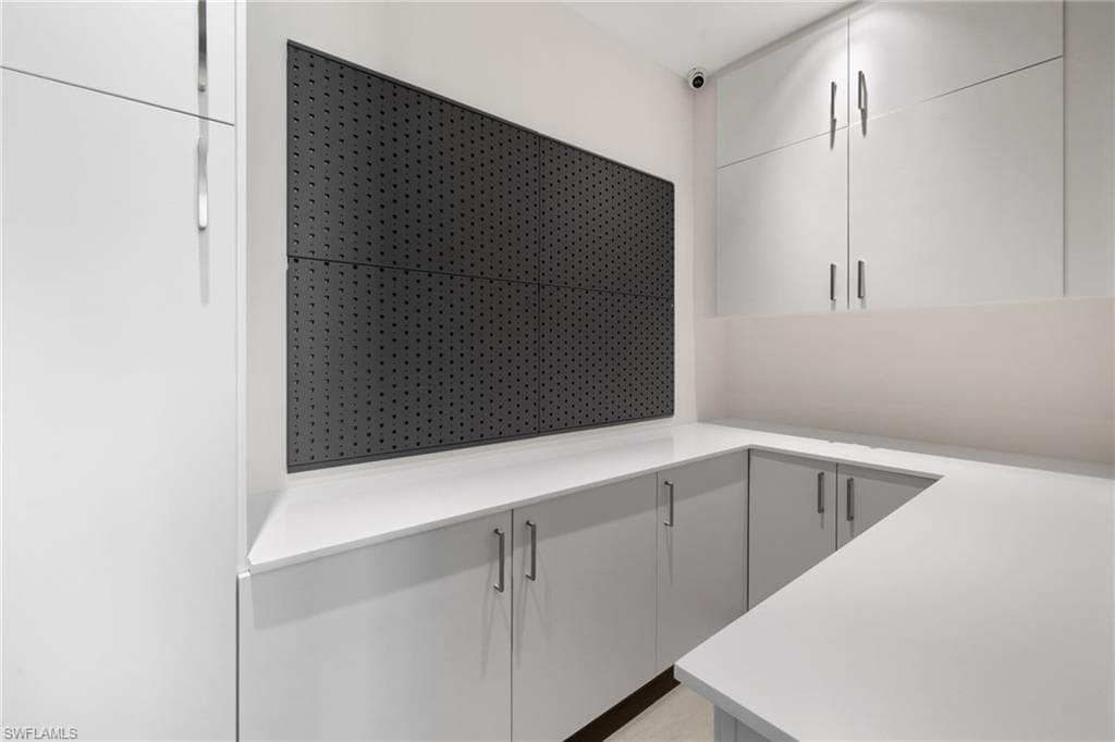 107 Myrtle RD-43