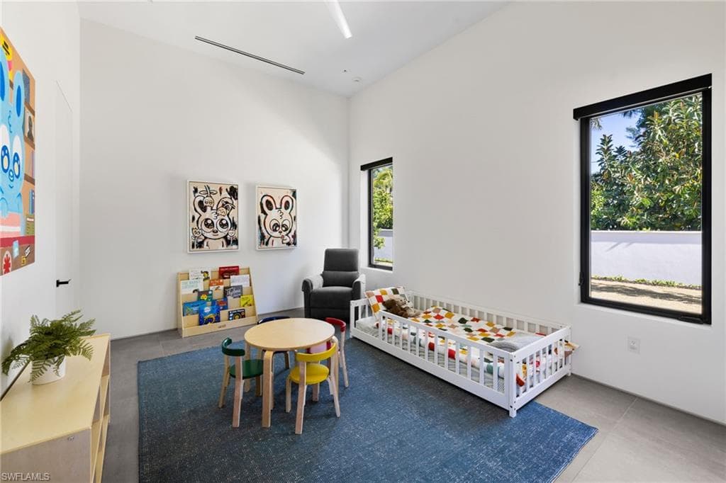 107 Myrtle RD-36