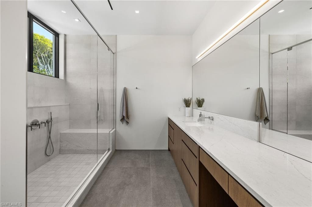 107 Myrtle RD-34