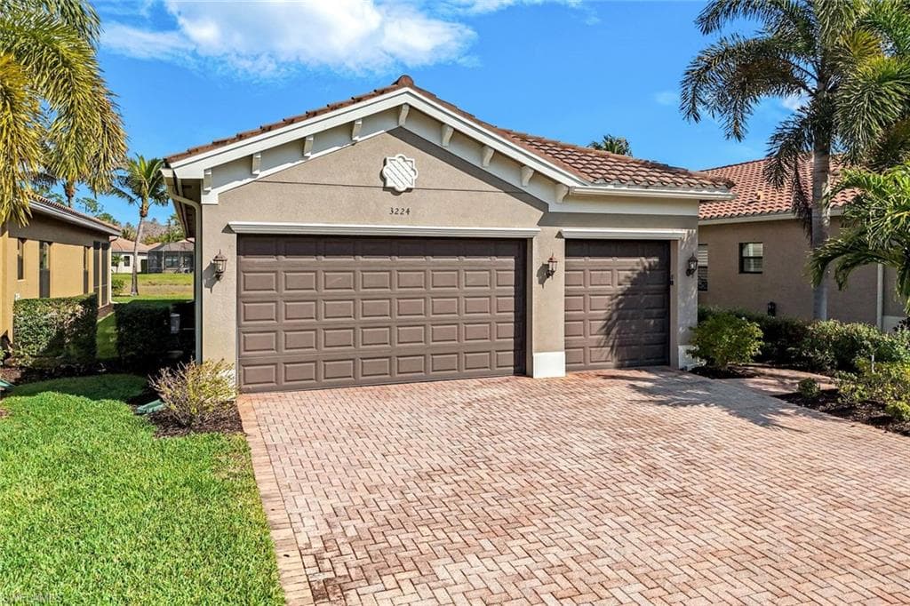 3224 Pacific DR-32