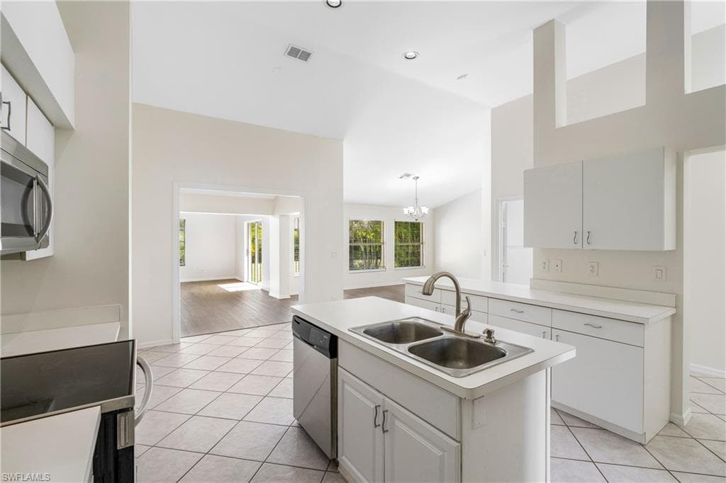 6721 Sloane PL-7