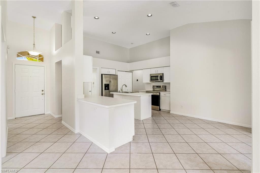 6721 Sloane PL-8