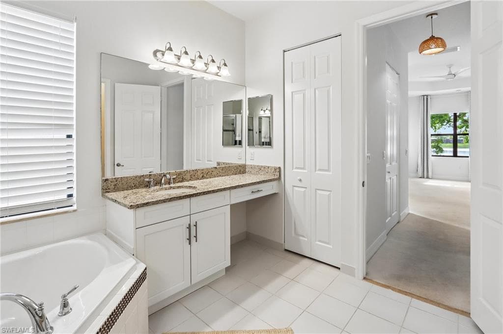 13783 Luna DR-9