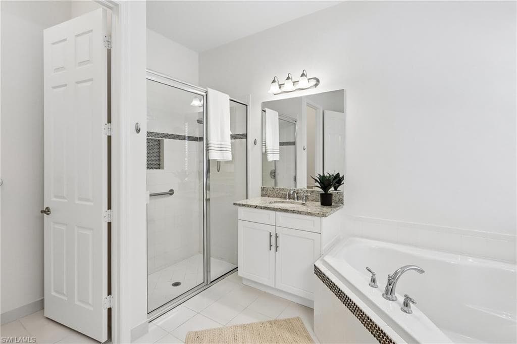 13783 Luna DR-8