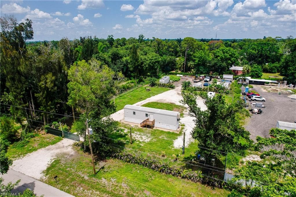 7905 Bogart DR-7