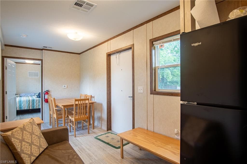 7905 Bogart DR-4