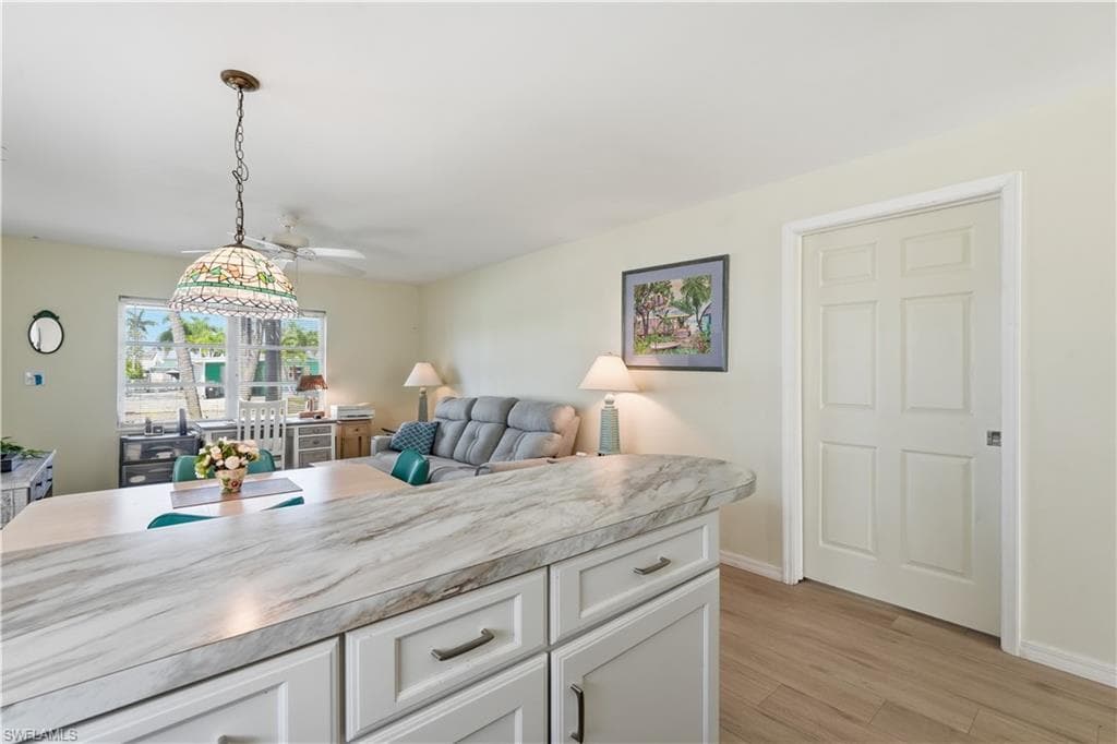 2498 Bayshore DR-23