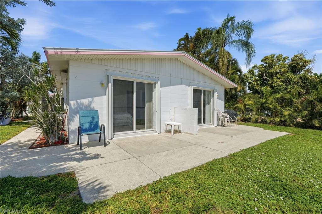 2498 Bayshore DR-17