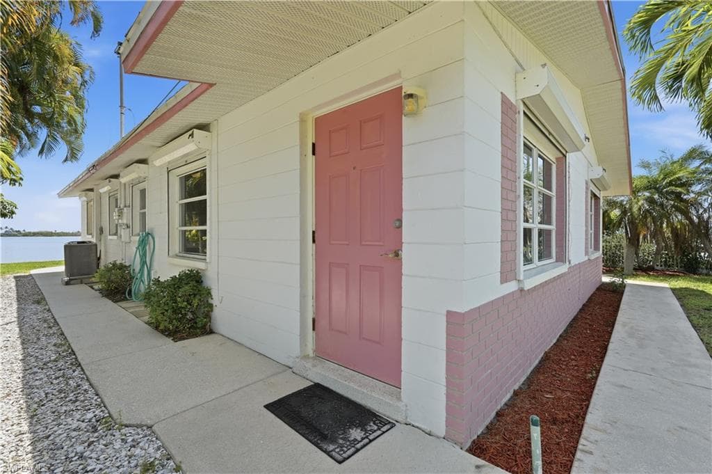 2498 Bayshore DR-5