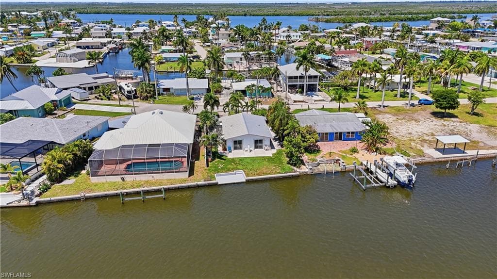 2498 Bayshore DR-33