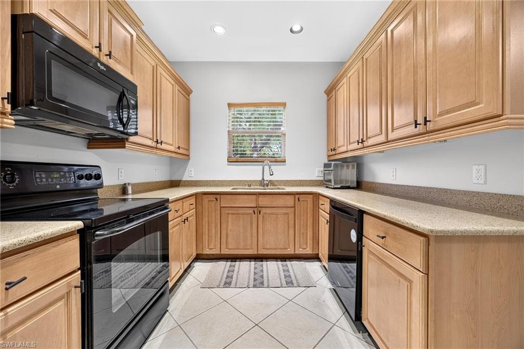 4400 Lazio WAY 205-13