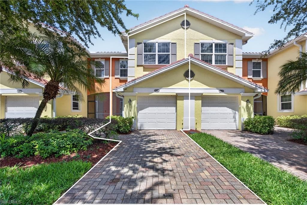 4400 Lazio WAY 205-1