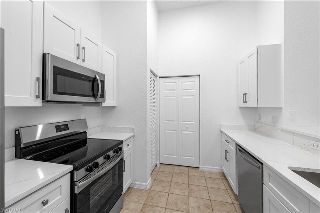 27123 Matheson AVE 206-8