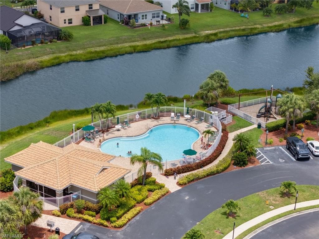 2059 Willow Branch DR-24