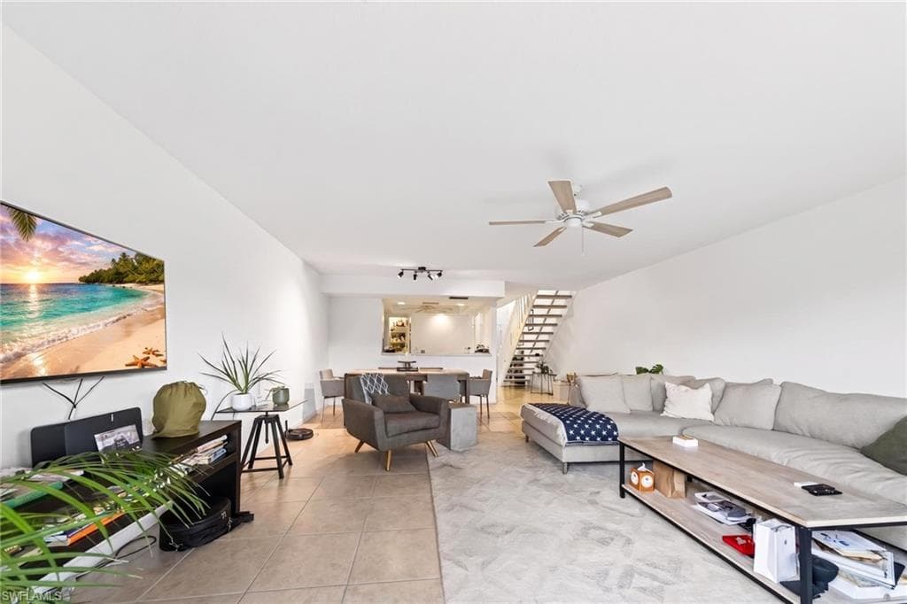 823 Meadowland DR D-11