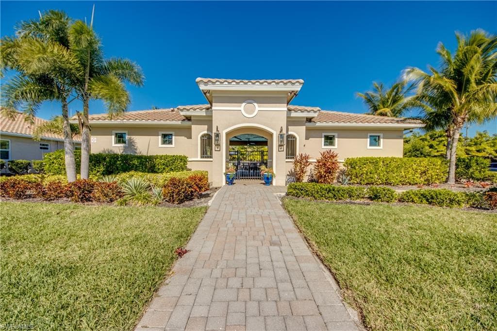 8260 Venetian Pointe DR-47