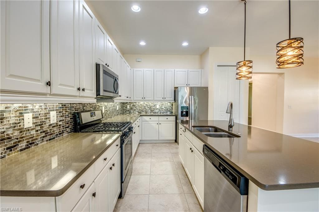 8260 Venetian Pointe DR-14