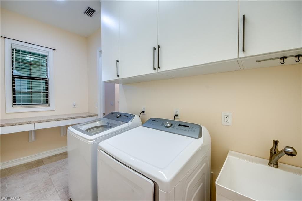 8260 Venetian Pointe DR-35