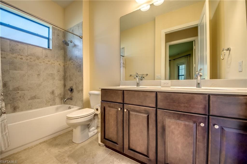 8260 Venetian Pointe DR-31