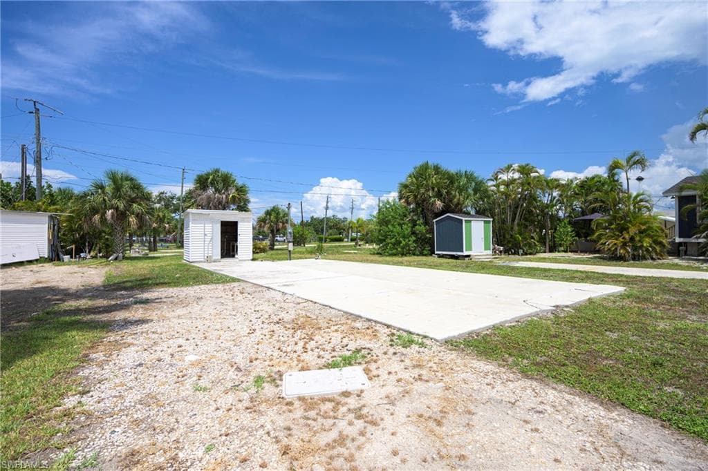 47 Oyster Bay LN-4