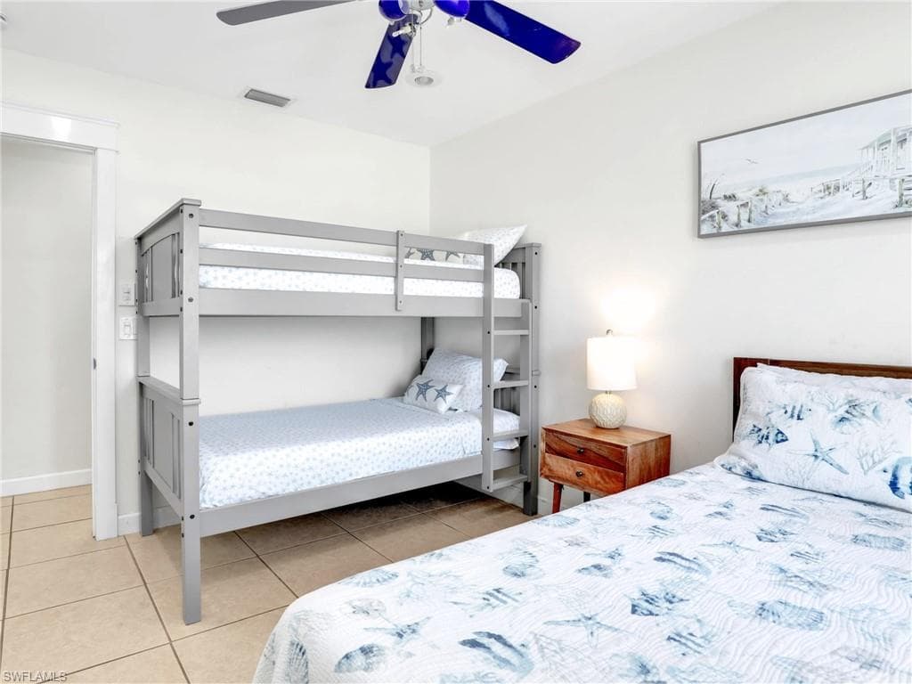 1268 Lake Shore DR-13