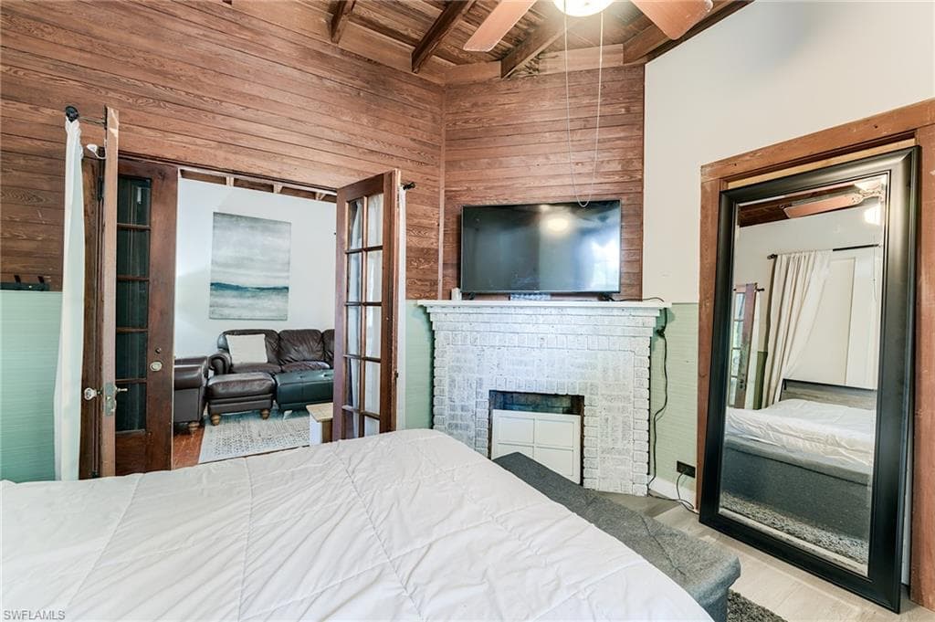 10811 Dean ST-20