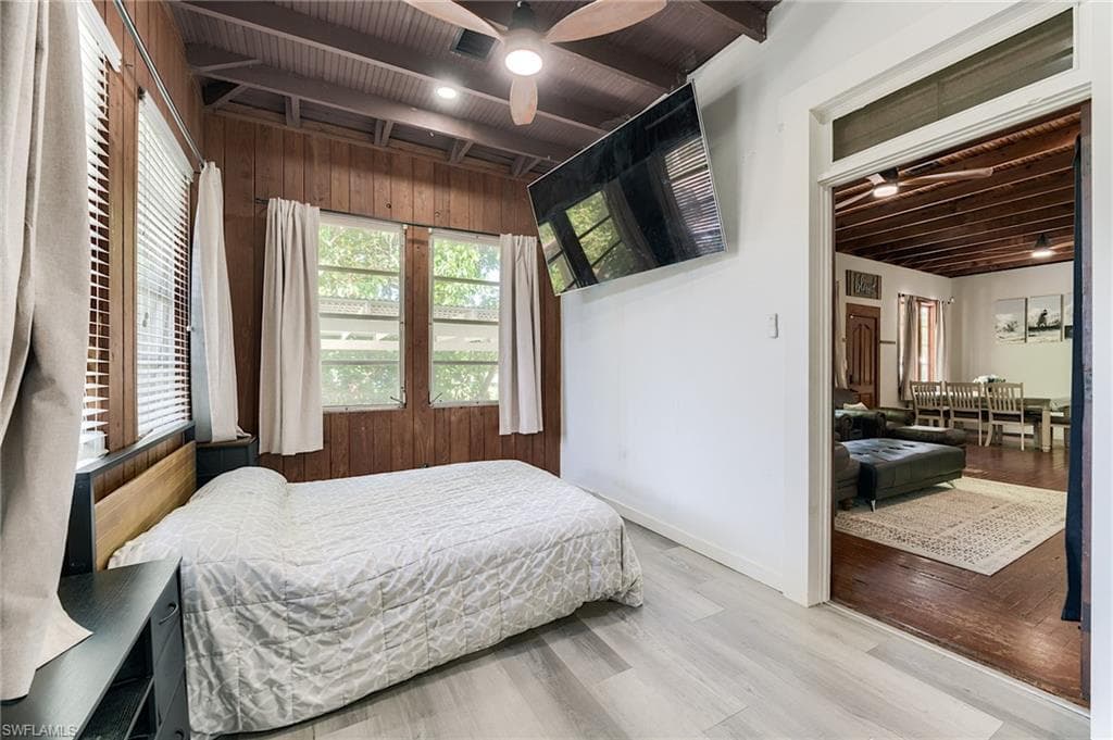10811 Dean ST-24