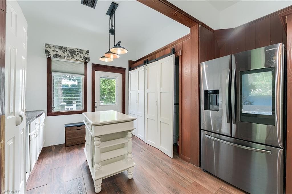 10811 Dean ST-11