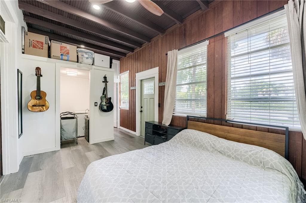 10811 Dean ST-25
