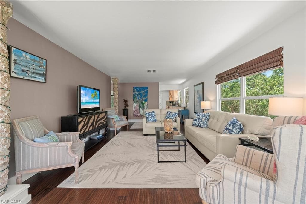 2539 Coconut DR-6