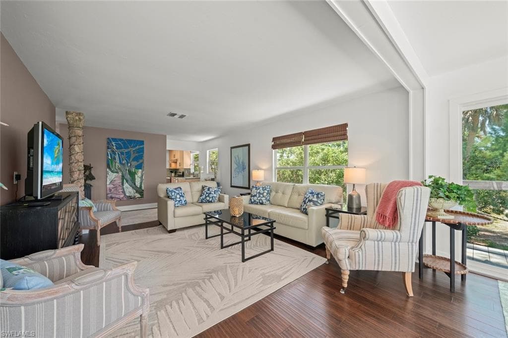 2539 Coconut DR-7