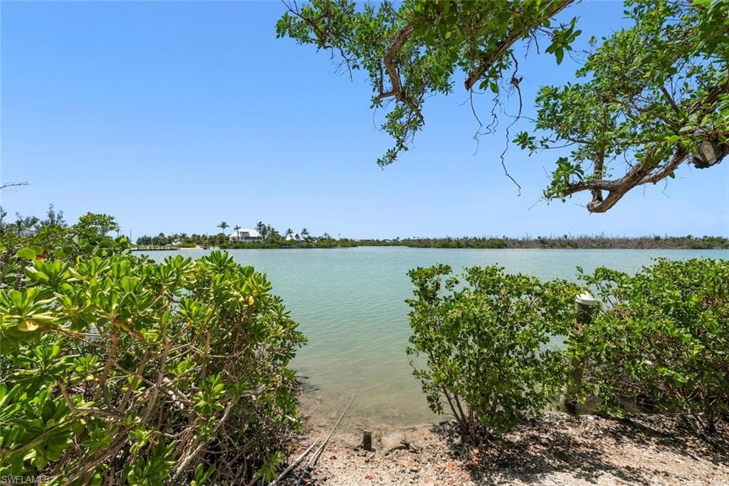 2539 Coconut DR-28