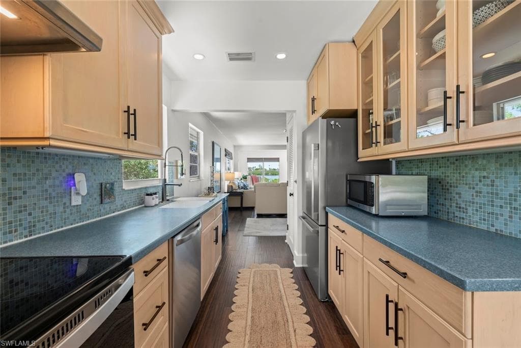 2539 Coconut DR-15