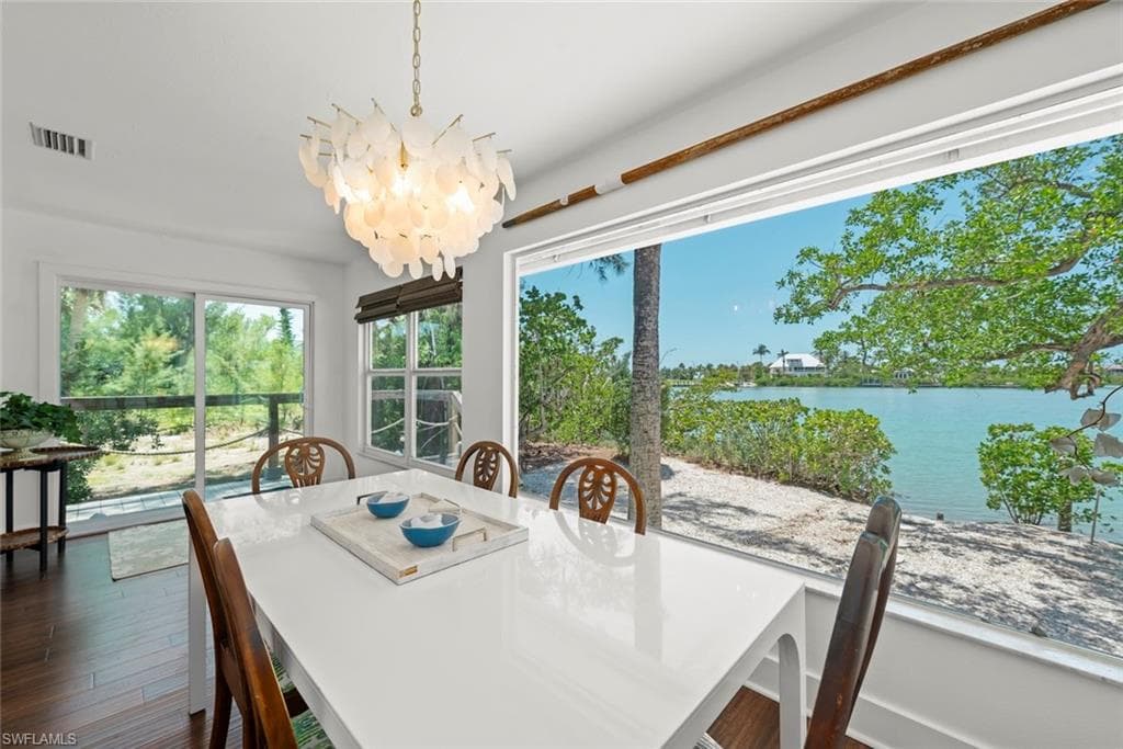 2539 Coconut DR-11