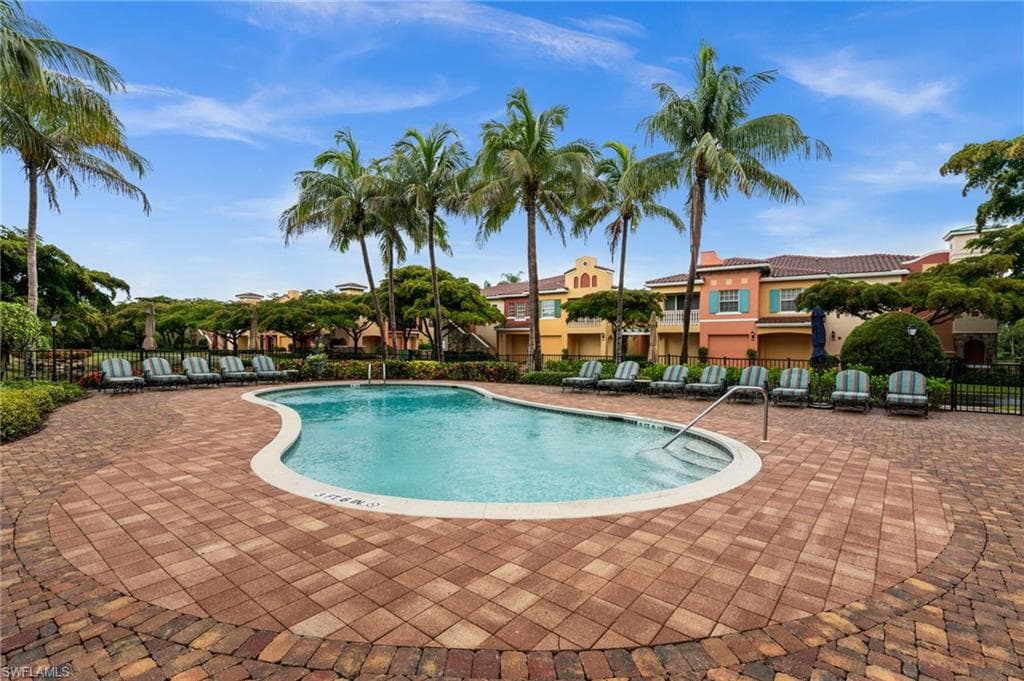 8641 Piazza Del Lago CIR 201-33