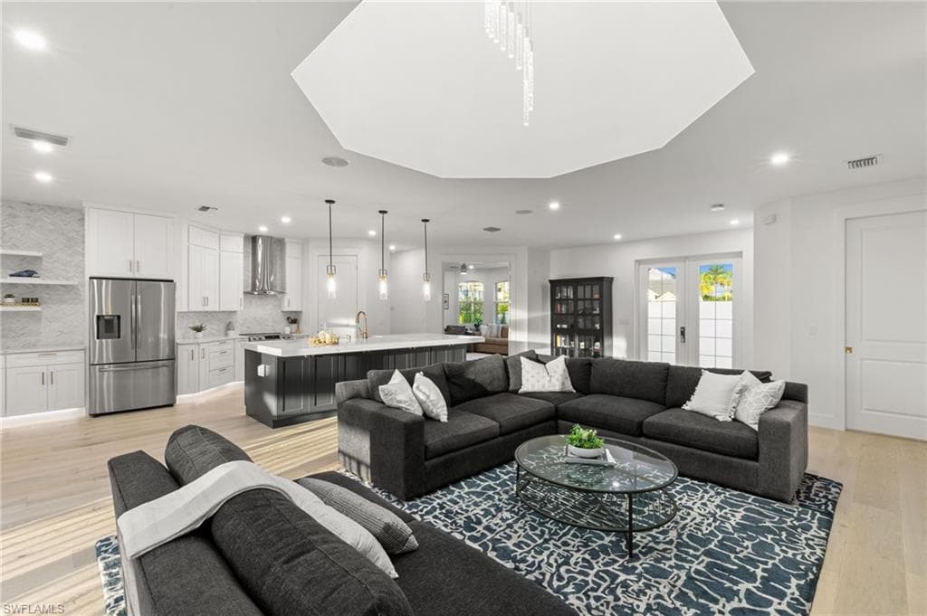 1794 Holiday LN-4