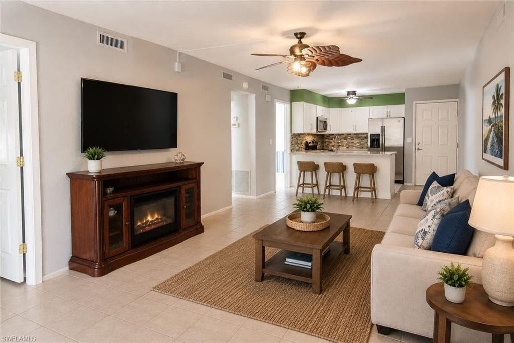 1100 Pondella RD 807-4