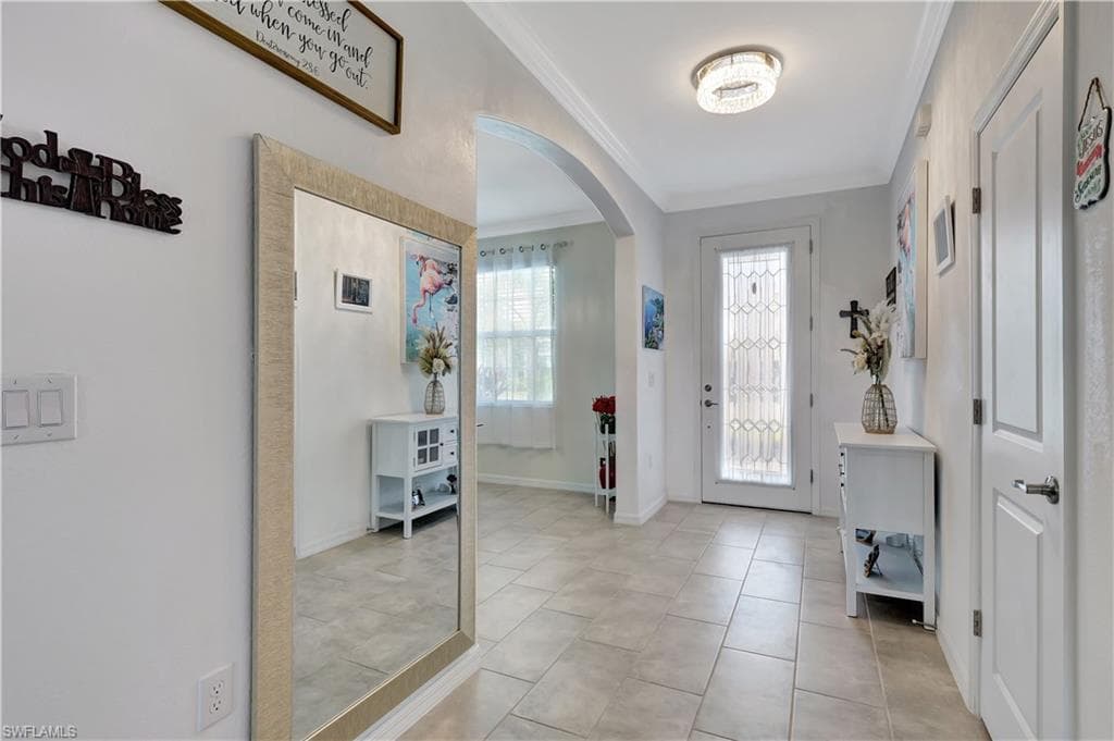 2122 Hamlin ST-3