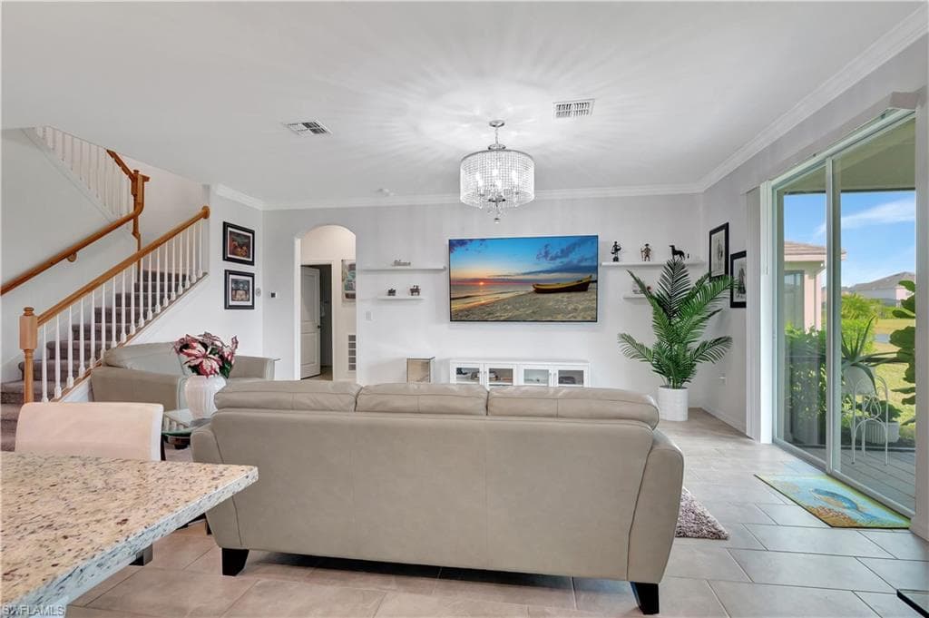 2122 Hamlin ST-20