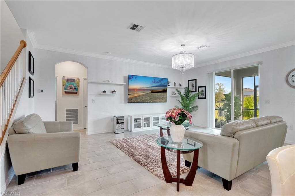 2122 Hamlin ST-9