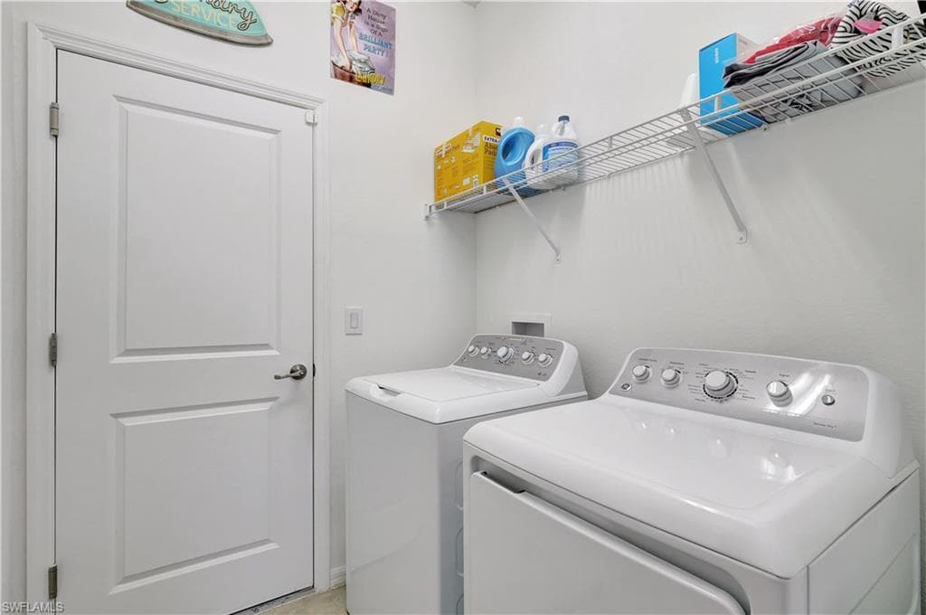 2122 Hamlin ST-19
