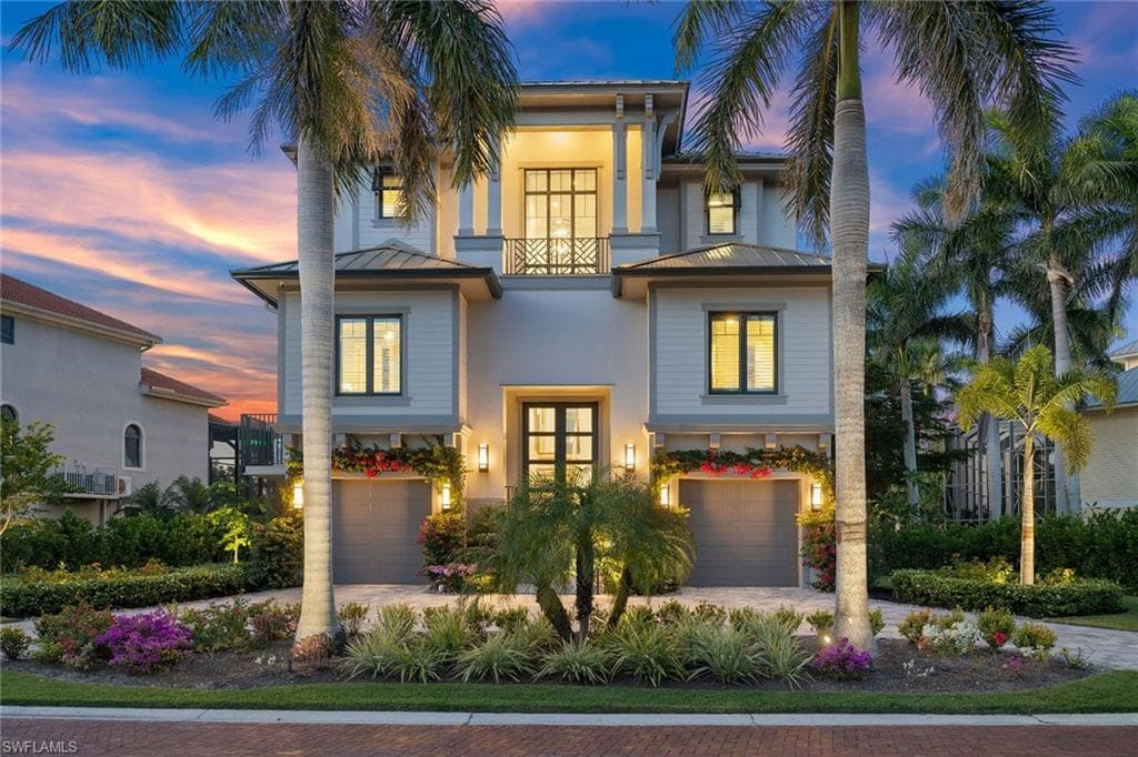 211 San Mateo DR-2