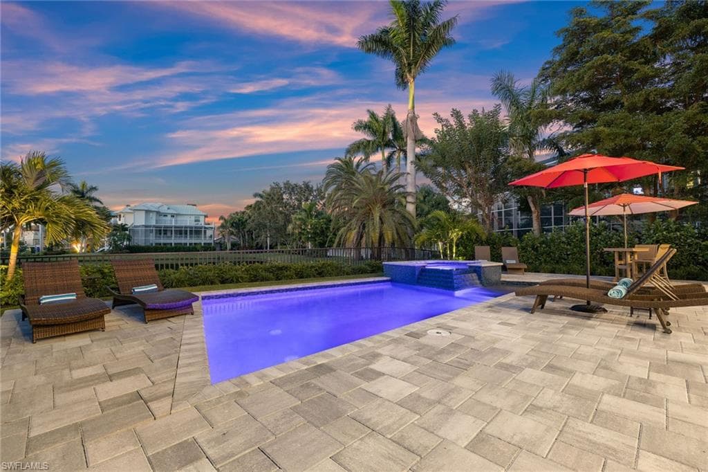 211 San Mateo DR-28