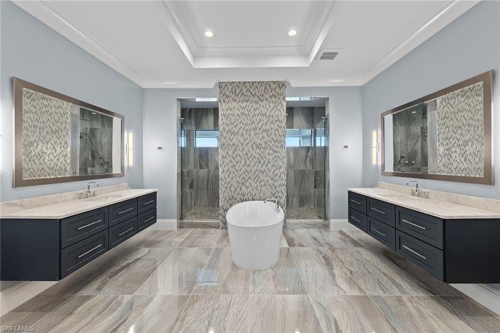 211 San Mateo DR-20
