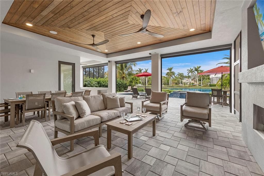 211 San Mateo DR-38