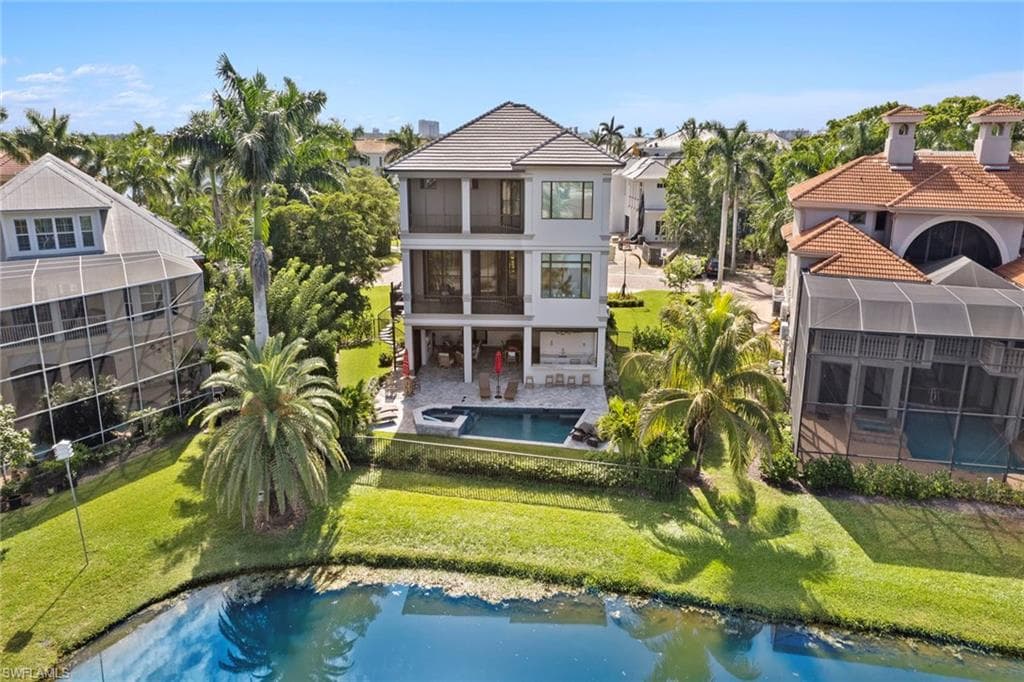 211 San Mateo DR-45